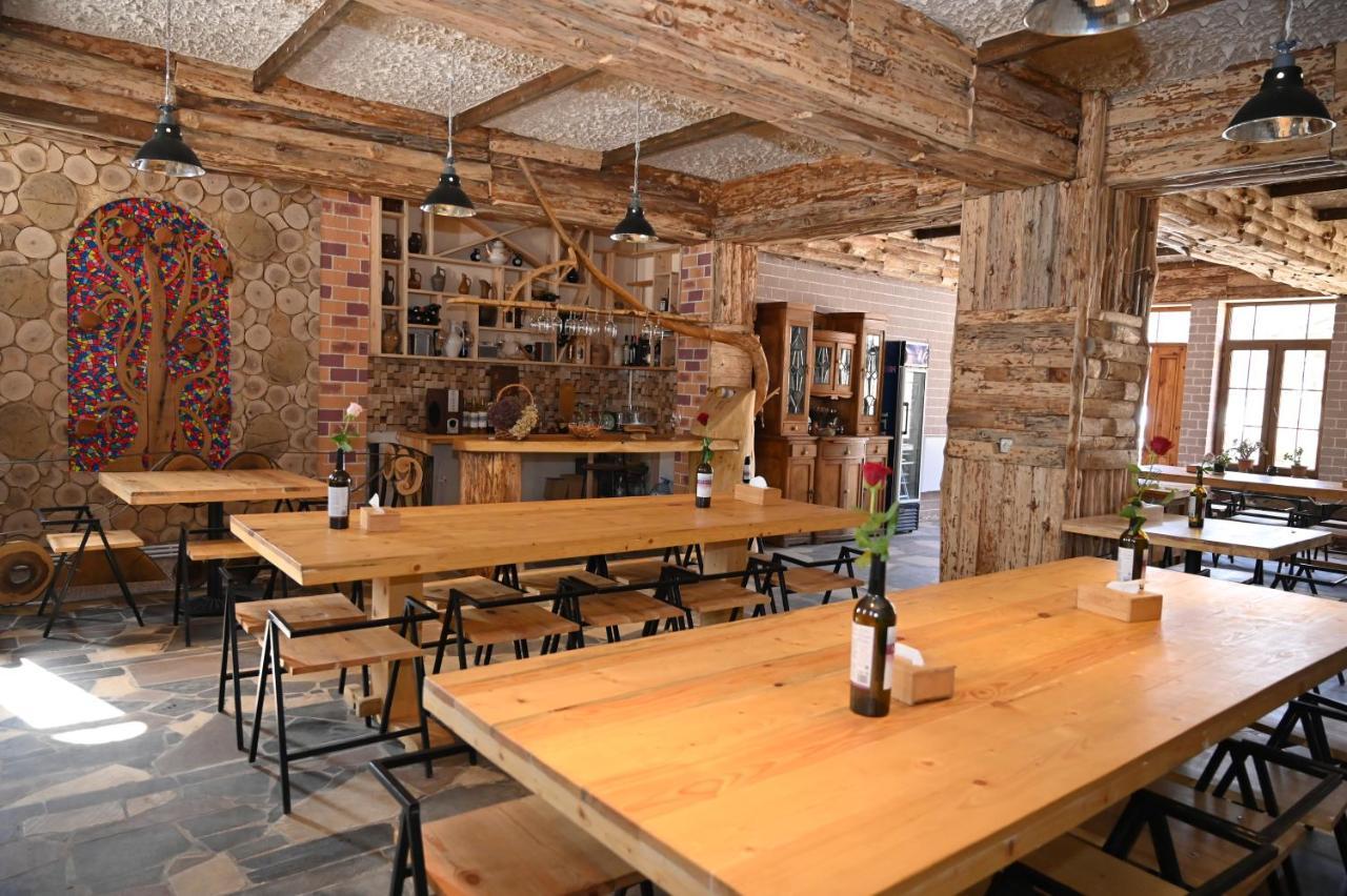 Berkri Gastro Yard & Guest House Yenokavan Extérieur photo